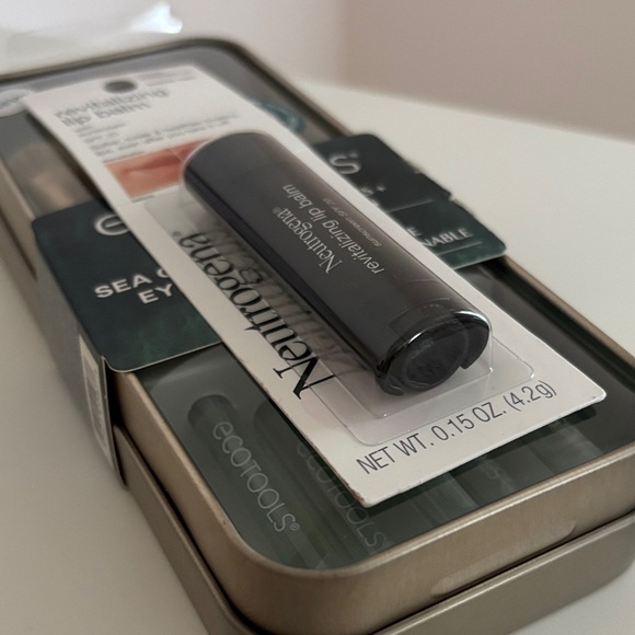 EcoTools Sea Gems Eye Set with Neutrogena Lip Balm - Picture 4 of 4